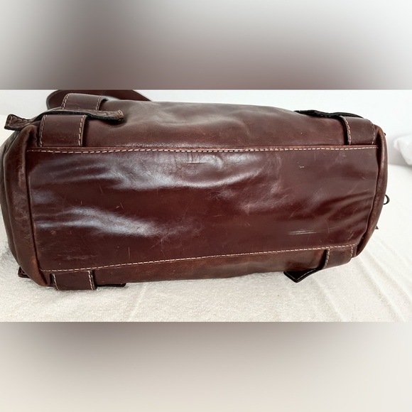 Genuine leather shoulder satchel. Made in Uruguay. ✨ - Picture 7 of 12